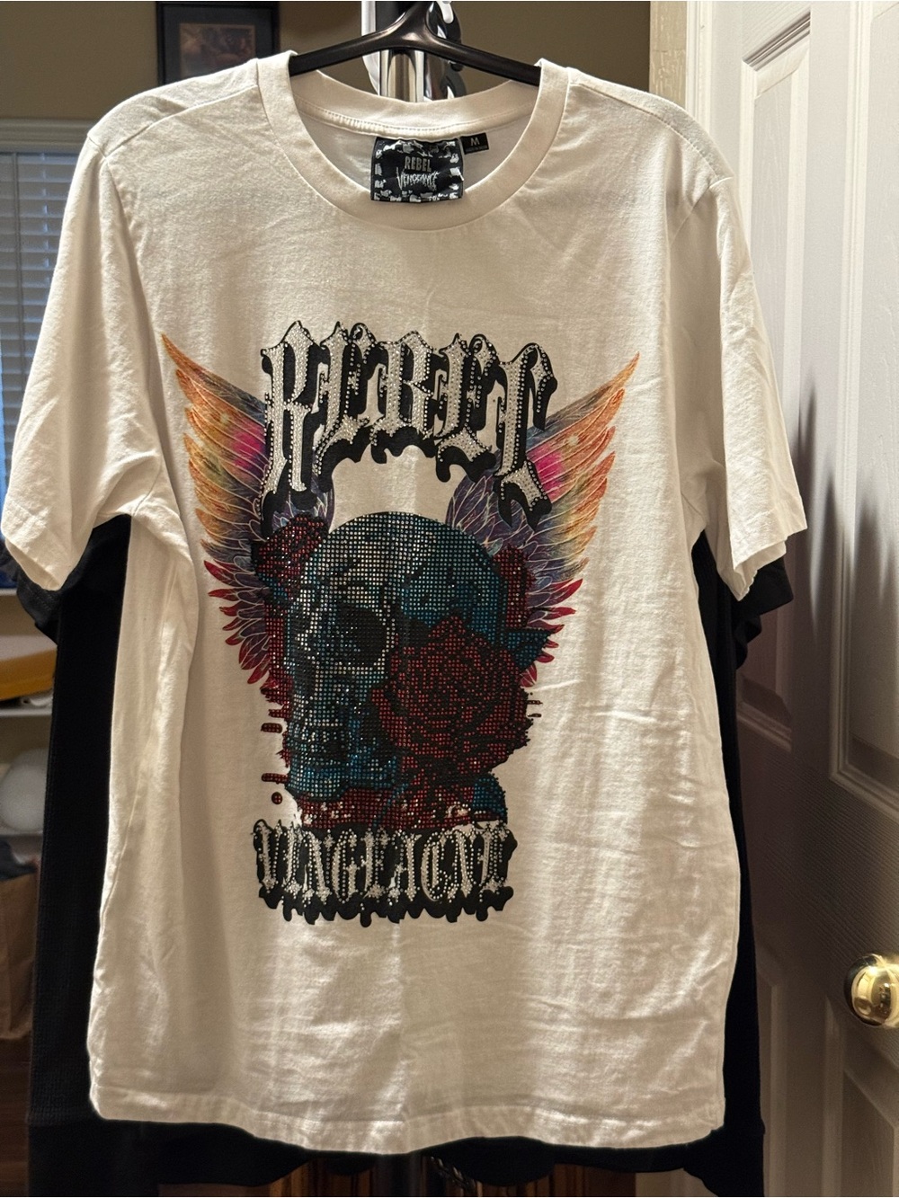 Rebel Vengeance Winged Skull Crystal Tee (all stones)